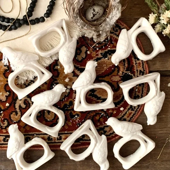 80's JAPANESE BONE WHITE PORCELAIN PERCHED SONG BIRD NAPKIN RING - Picture 9 of 10